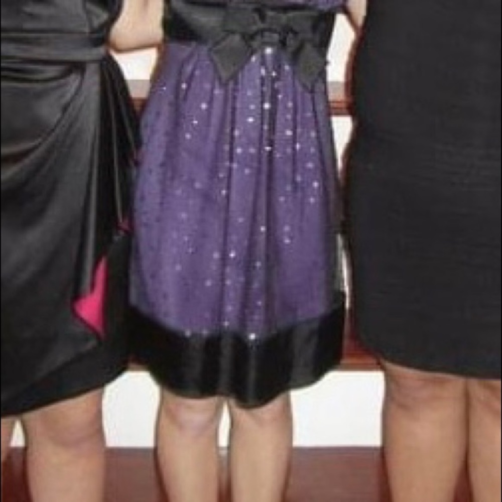 Juniors medium knee length Taboo dress with bow. - Picture 4 of 5